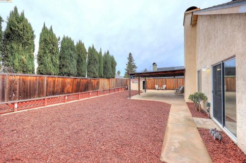1861 Concannon Dr, Oakley CA  94561-3018 exterior