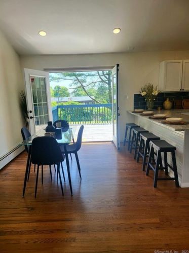 13 Clinton Hill Rd, Waterbury CT  06716-1010 exterior