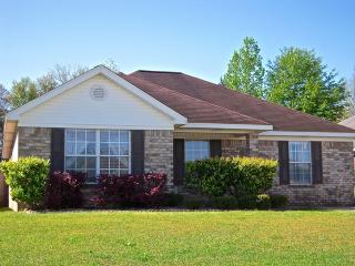 8403 Oak Pointe Ct, Mobile, AL 36695-7102