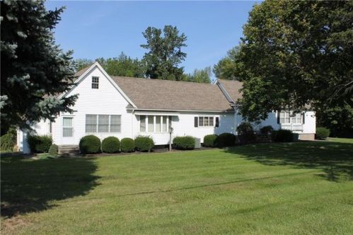 9478 Ridge Rd, Brockport, NY 14420-9438