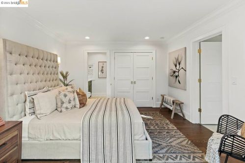 5828 Heron Dr, Oakland CA  94618-2628 exterior