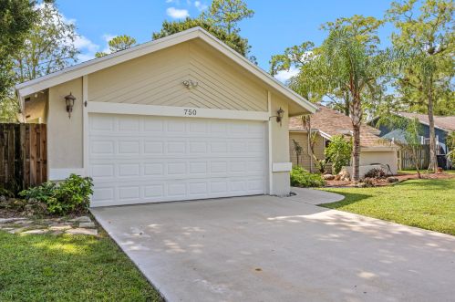 750 Daffodil Dr, West Palm Beach, FL 33414-8277