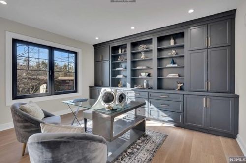 39 Pinehill Dr, Upper Saddle River NJ  07458-1927 exterior