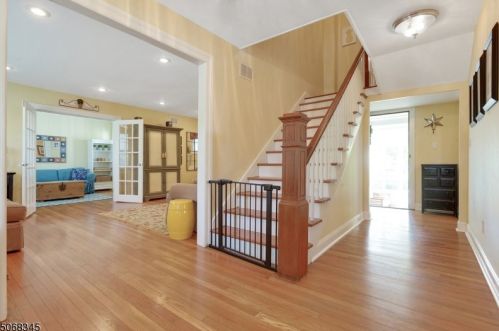 59 Weston Ave, Chatham Township, NJ 07928-2541