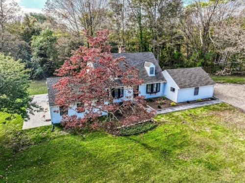 214 Berkshire Rd, Sandy Hook CT  06482-1548 exterior