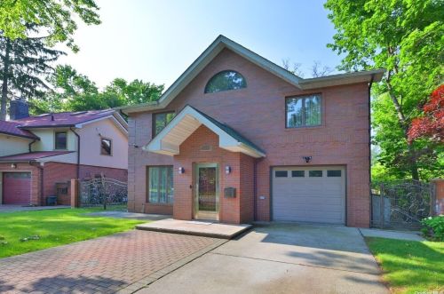 217-17 82nd Ave, Jamaica, NY 11427-1009