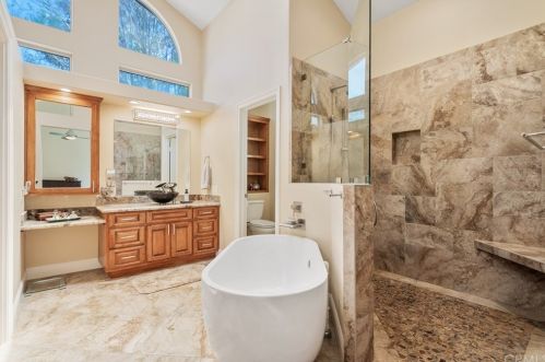 732 Buckingham Dr, Redlands CA  92374-6421 exterior