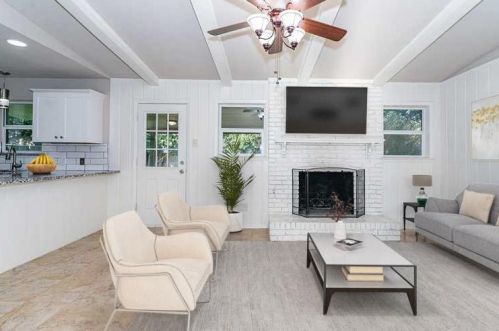 1955 Mims St, Fort Worth, TX 76112-5307