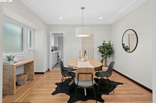 5333 El Camile Ave, Oakland CA  94619-3210 exterior