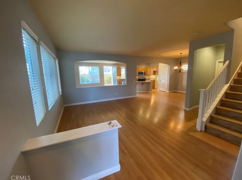 1323 Burdock St, Beaumont CA  92223-8301 exterior