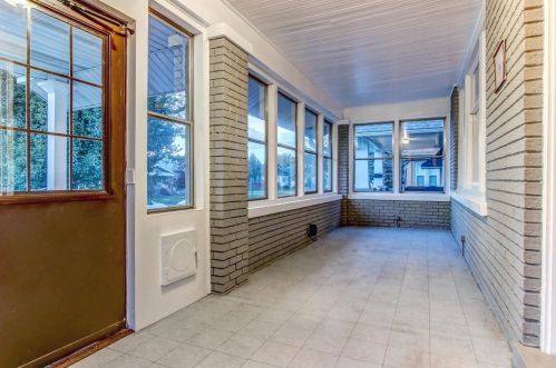 1415 Lake Ave, Whiting, IN 46394-1136