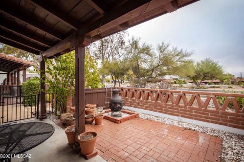 366 La Canada Dr, Green Valley AZ  85614-2579 exterior