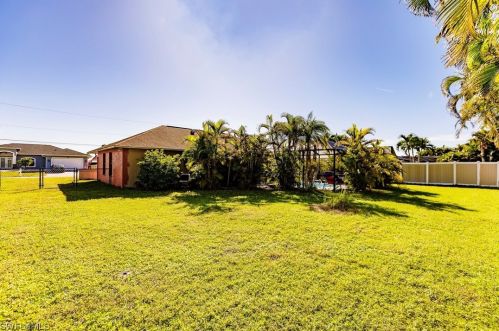 2210 11th Ave, Cape Coral, FL 33909-0044