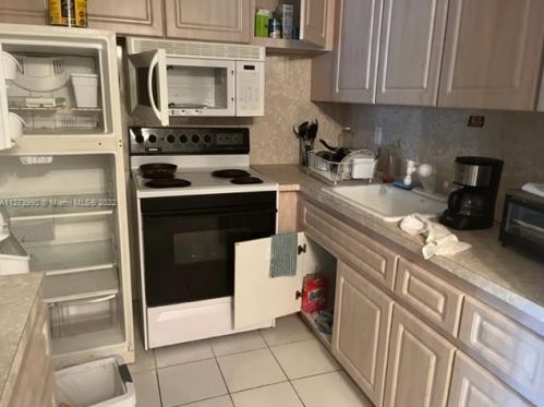 580 Horizons, Boynton Beach, FL 33435-5772