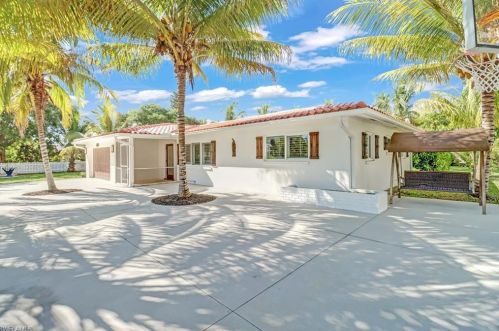 141 5th St, Bonita Springs, FL 34134-7367