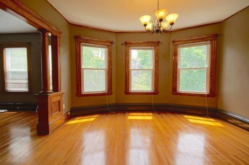 75 Crescent St, Swampscott MA 01907-1010 exterior