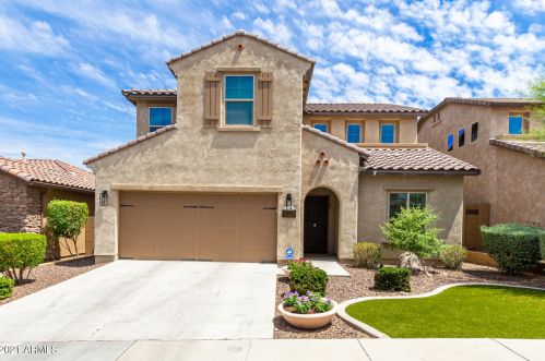 1806 Fetlock Trl, Phoenix, AZ 85085-6355