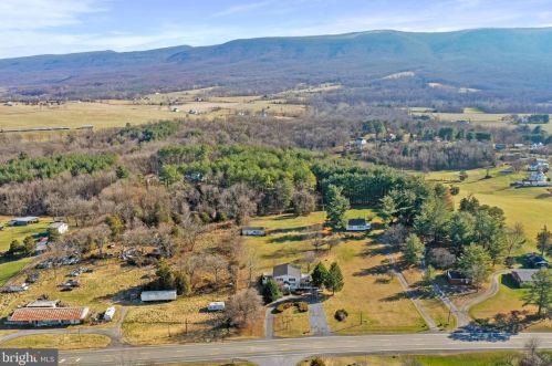 13070 Old Valley Pike, Edinburg VA  22824-3144 exterior