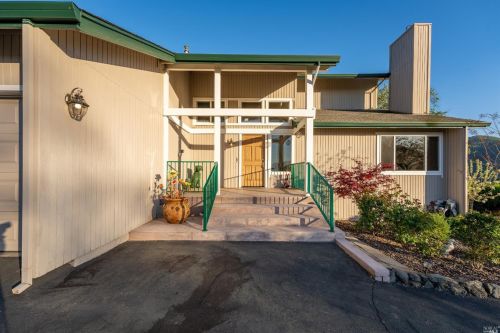 858 Sanel Dr, Ukiah CA  95482-9604 exterior