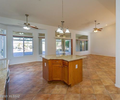 901 Desert Deer Pass, Green Valley, AZ 85614-5583