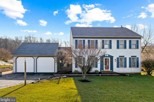 306 Schoolhouse Rd, Smithville PA  17560-9701 exterior