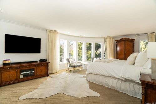 15 Deer Run, Rye Brook NY  10573-1300 exterior
