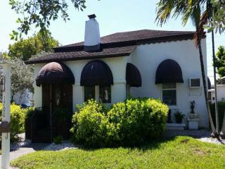 1700 Dewey St, Hollywood, FL 33020-6119
