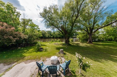 2404 River Rd, Waterford WI  53185-5071 exterior