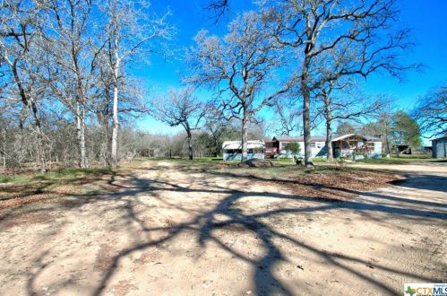 490 Curry Rd, Seguin, TX 78155-0560