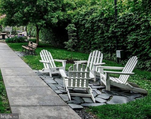 3024 Wisconsin Ave, Washington DC  20016-5009 exterior