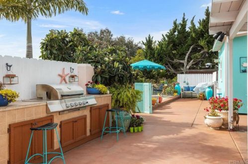 4037 Vista Calaveras St, Oceanside CA  92056-4607 exterior