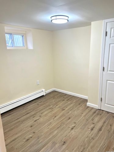 41 Bedford St, Wheatley Heights NY  11798-3903 exterior