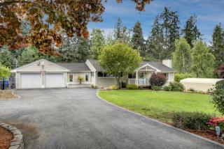 10526 Interlaaken Dr, Lakewood, WA 98498-5630