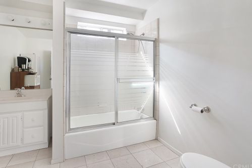 259 Loma Ave, Long Beach CA  90814-2744 exterior