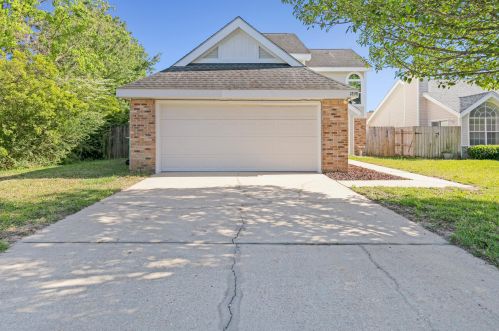 1898 Heartland Dr, Fort Walton Beach, FL 32547-1020