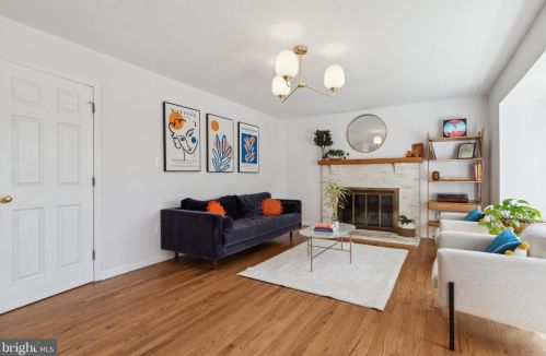 11824 Troika Ct, Woodbridge VA  22192-6282 exterior