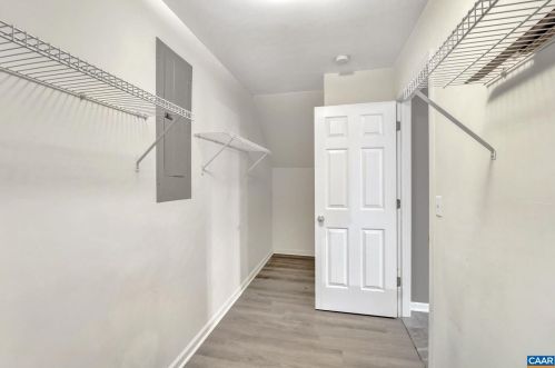 27 Bearwood Dr, Bybee VA  22963-2843 exterior