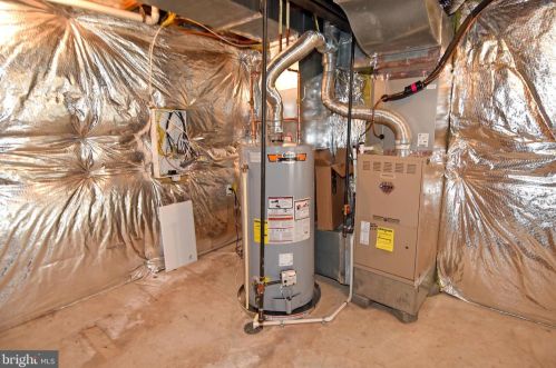 6022 Slippery Rock Rd, Haymarket VA  20169-3312 exterior