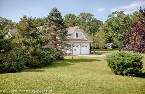 395 Ely Harmony Rd, East Freehold, NJ 07728-7921