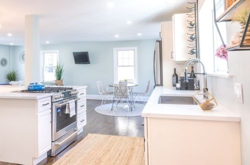 24 Mapledale Pl, Swampscott MA  01907-2038 exterior