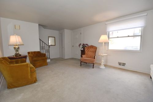 584 Bigelow St, Pittsburgh PA  15207-1272 exterior