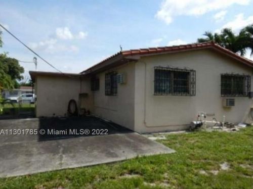 660 55th St, Hialeah FL  33013-1670 exterior