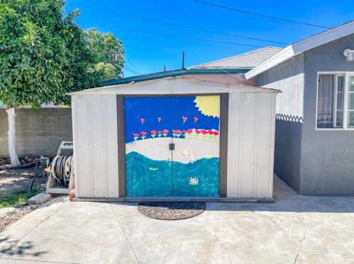 6438 Camellia Ave, North Hollywood CA  91606-2611 exterior