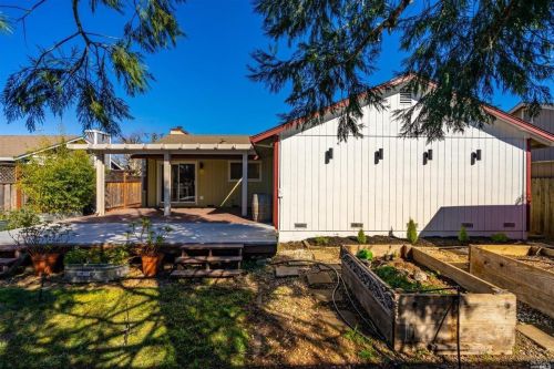 144 Fulton Pl, Windsor CA  95492-9474 exterior
