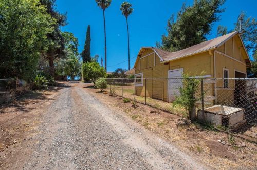 11763 Eucalyptus Hills Dr, Lakeside CA  92040-1303 exterior