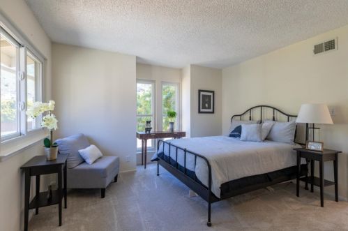 1137 Oddstad Blvd, Pacifica CA  94044-3850 exterior