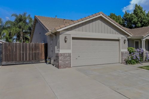 769 Ruess Rd, Ripon, CA 95366-9574