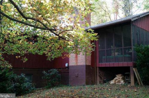 444 Rome Beauty Dr, Linden, VA 22642-6434