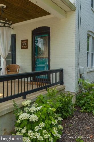 528 Liberty St, Charles Town WV  25414-1830 exterior