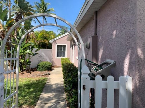 1021 Silverstrand Dr, Naples, FL 34110-4110